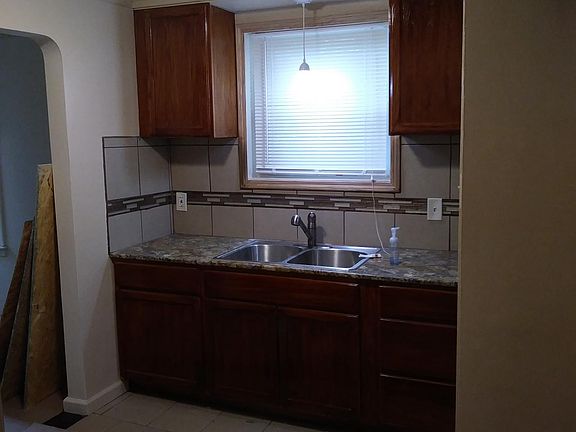 Brand new kitchen with gas stove connection.