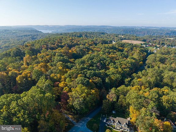 2nd image of 58 Buck Run Rd
