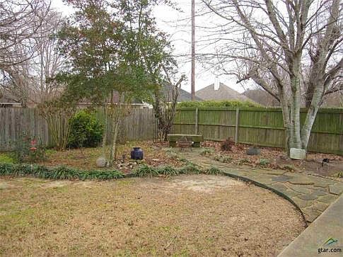 3rd image of 203 Eastgate Dr