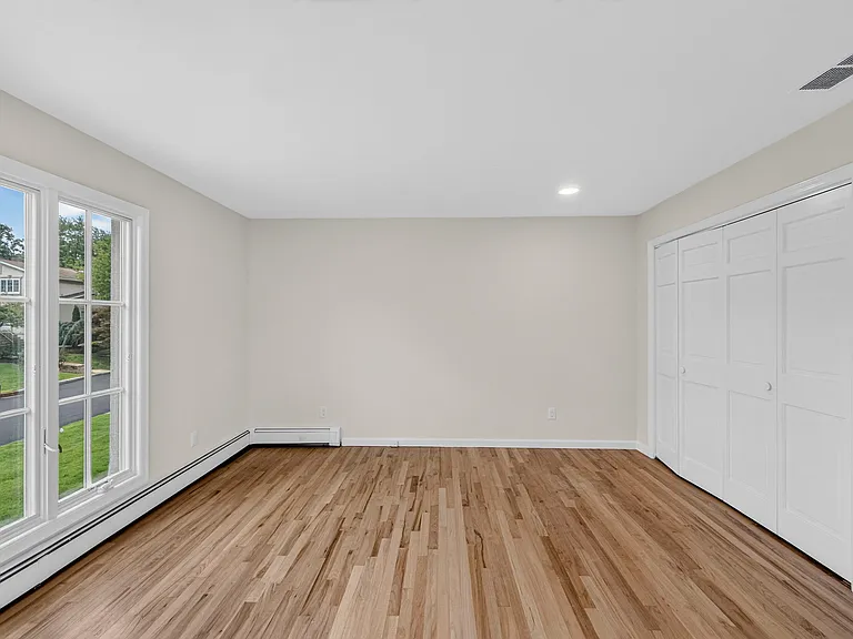 280 Ash St — Photo 25
