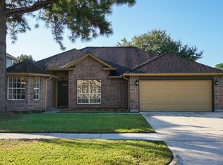 8814 Huntersfield Ln, La Porte, TX 77571