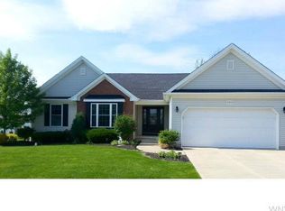 2733 Driftwood Dr, Niagara Falls, NY 14304