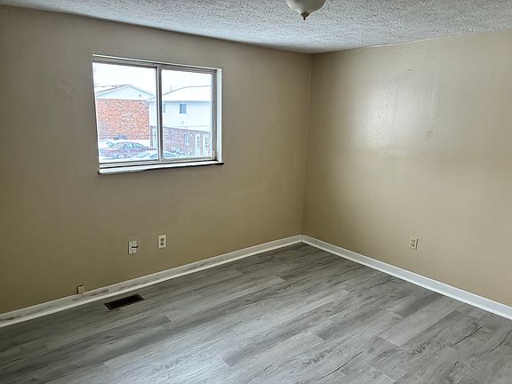 5th image of 650 Charles Ave