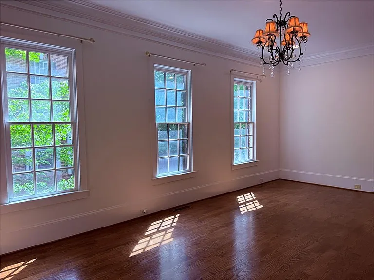 2617 Canterbury Trl NE — Photo 18