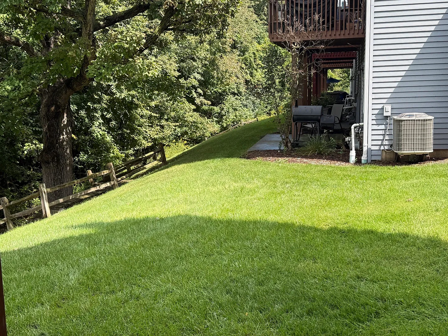 3 bed, 2.5 bath, 2077 sqft, $2,600 — Photo 2