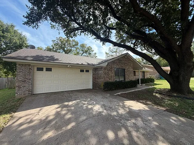 3 bed, 1491 sqft, $2,350 — Photo 1