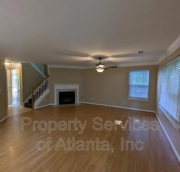 518 Arbor Ridge Dr — Photo 3