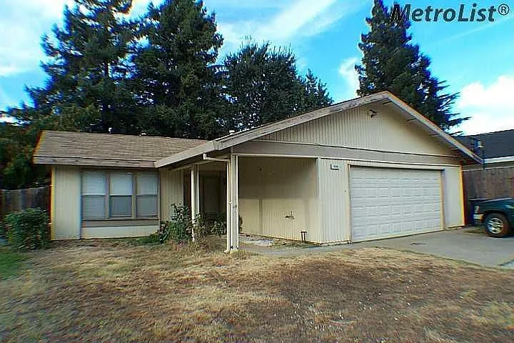 1600 Klamath River Dr photo 1
