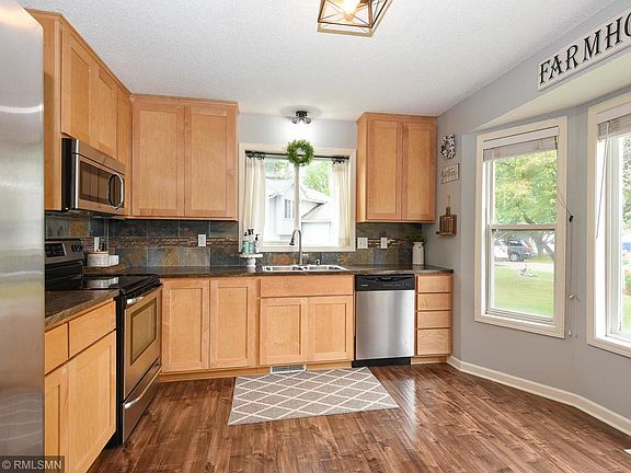 4th image of 768 Dakota Cir