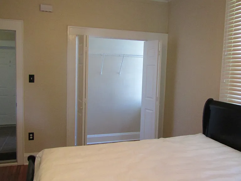 323 N McDuffie St #8 — Photo 7
