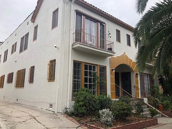 2nd image of 412 N Orange Grove Ave