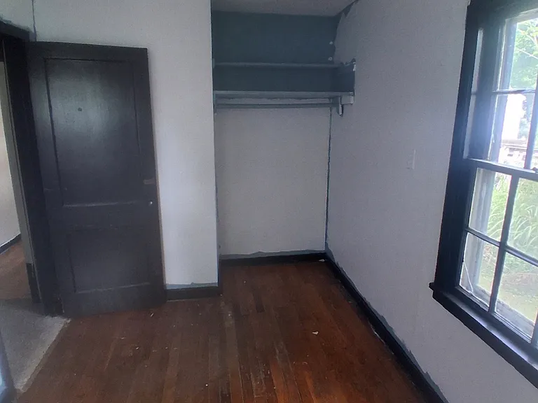 11 B Ln — Photo 15