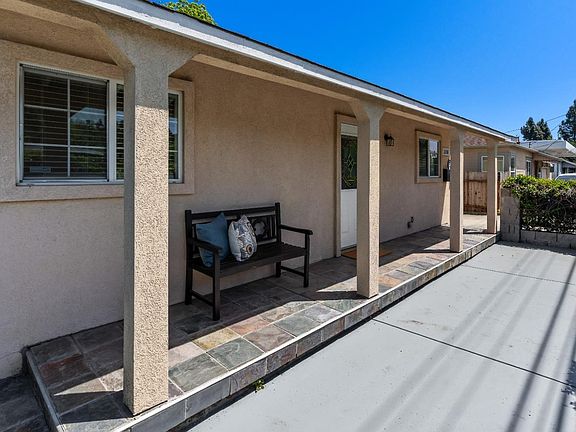 3rd image of 2208 Sacramento Street