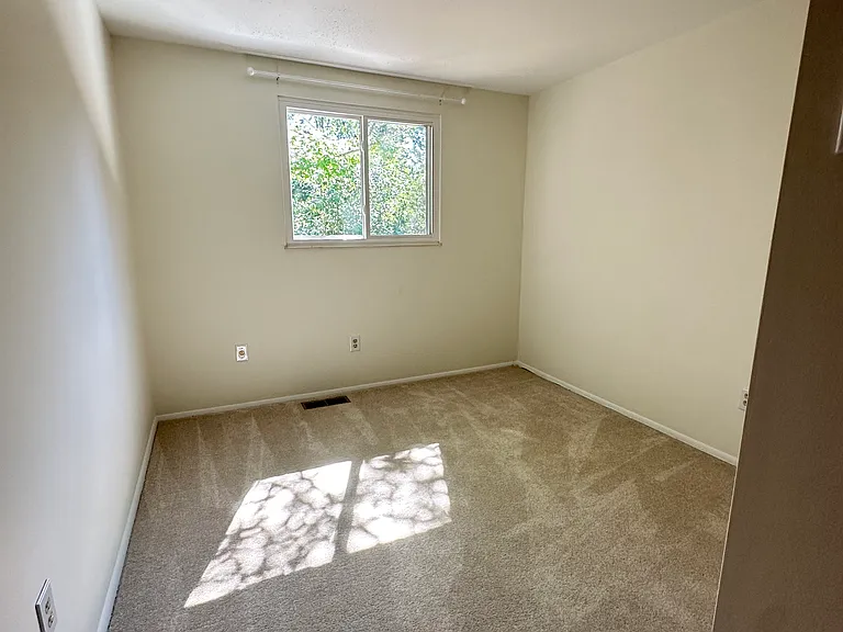 9459 Greenhill Ct — Photo 18