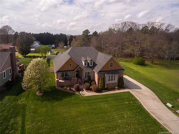 2nd image of 105 Long Meadows Dr