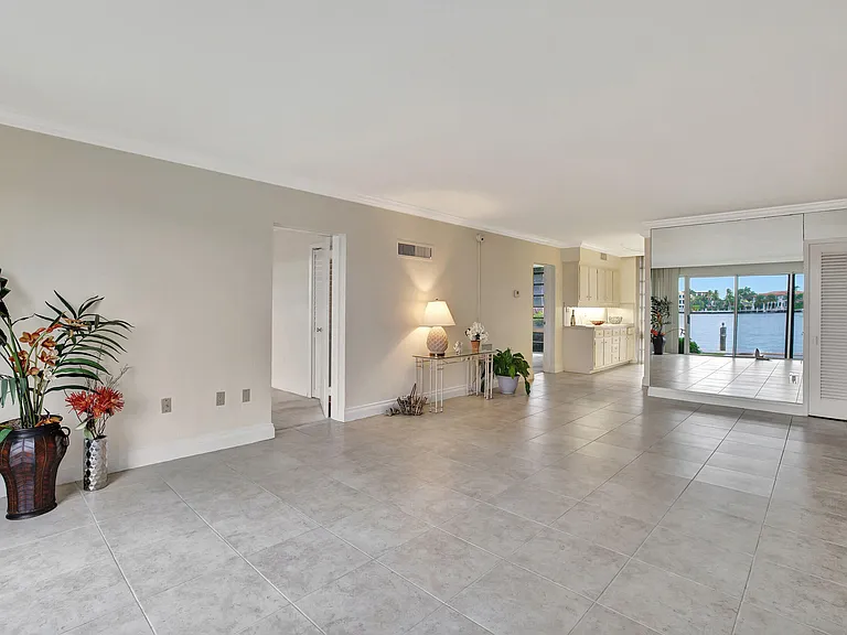 2727 Yacht Club Blvd #2A — Photo 36