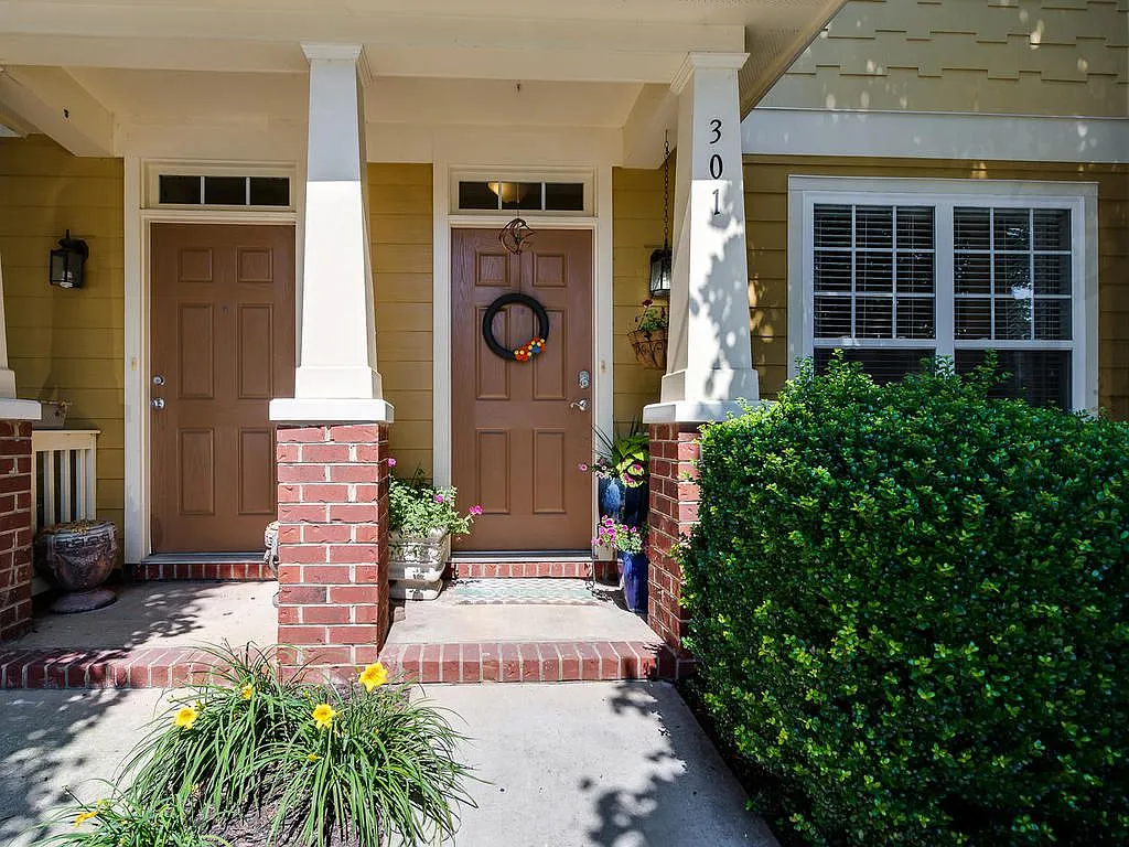 2 bed, 2.5 bath, 1181 sqft, $2,450 — Photo 2