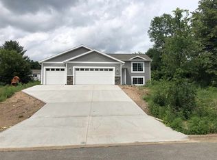 813 Fairway Dr, Mosinee, WI 54455