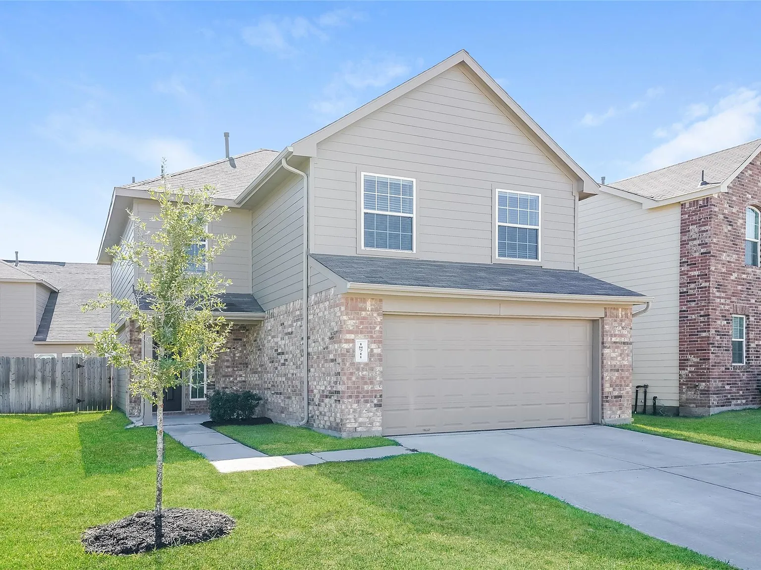 4 bed, 2.5 bath, 1870 sqft, $2,100 — Photo 1