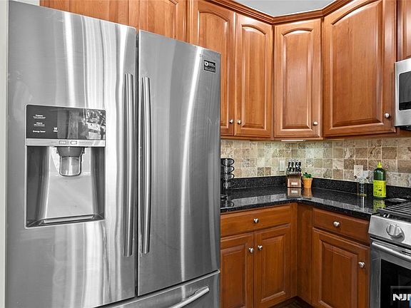 5th image of 7400 River Road #401