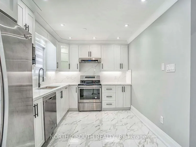37 Loire Ct #UPPER — Photo 19