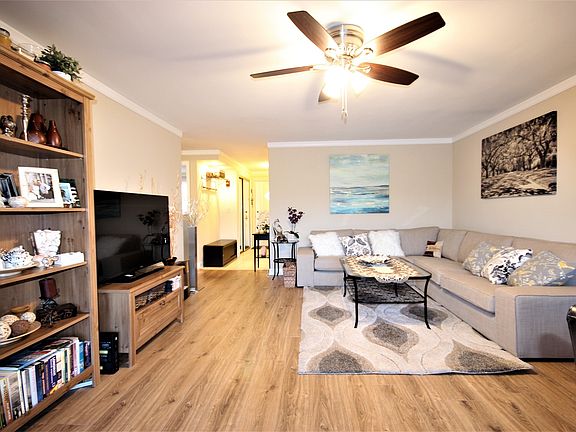 5th image of 4744 N Kenneth Ave APT 3B