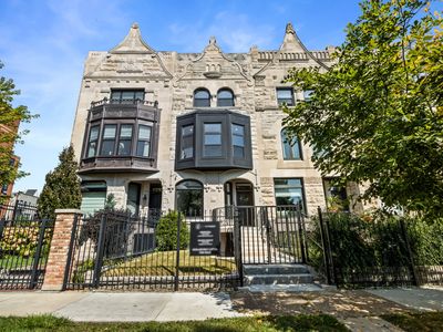 922 E 42nd Pl, Chicago, IL, 60653