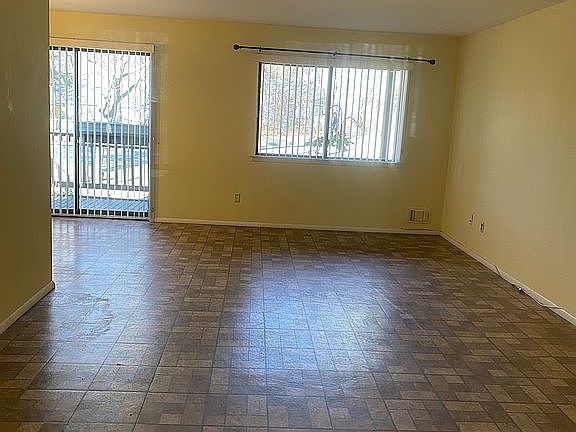 3rd image of 125B Columbia Ct