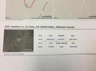 3011 Settlers Ln, De Soto, MO 63020