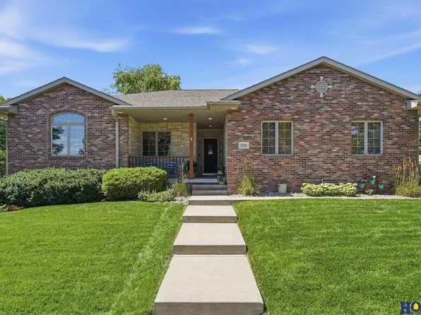 7701 Glynoaks Dr, Lincoln, NE 68516