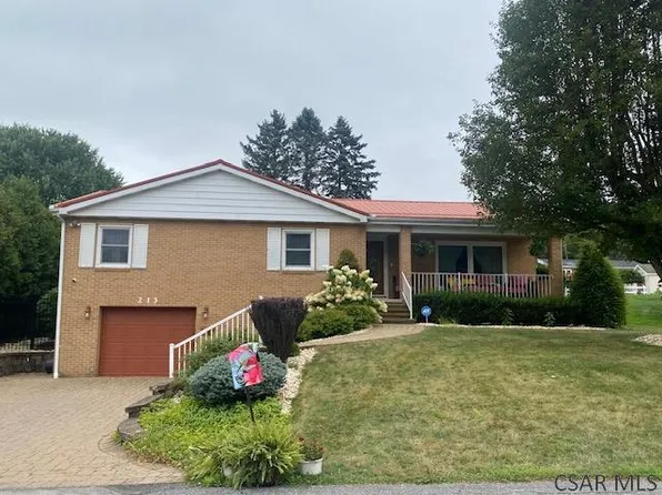213 Sunapee Dr, Johnstown, PA 15904