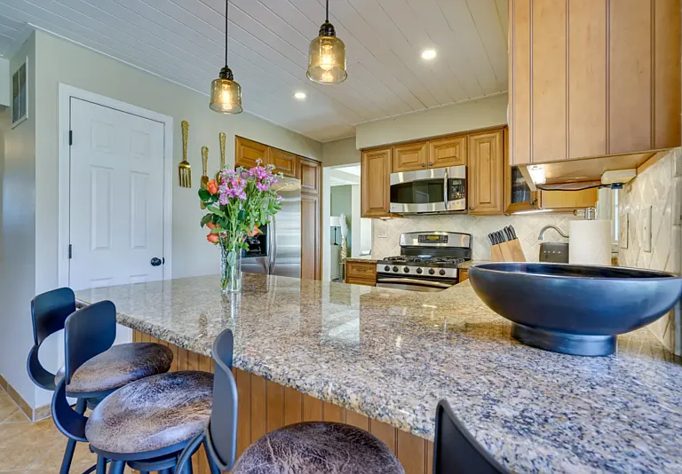 151 Rambling Rd — Photo 12