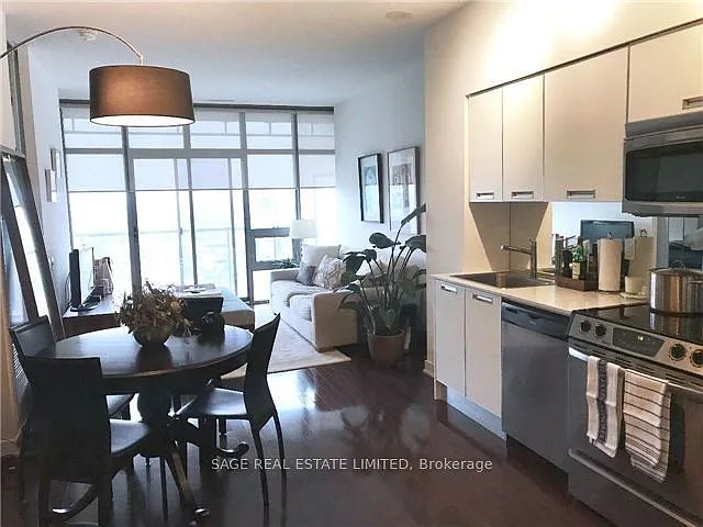 33 Charles St E #3405