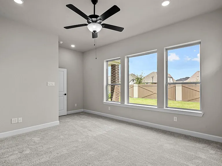 210 Ginger St — Photo 23