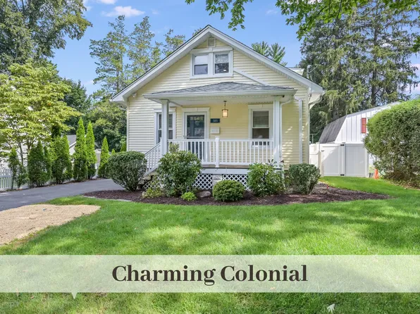 385 Fern Ave, Wyckoff, NJ 07481