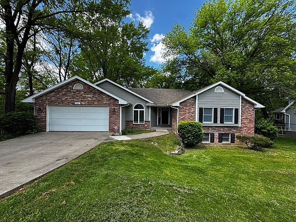 4th image of 2301 Grant Ln