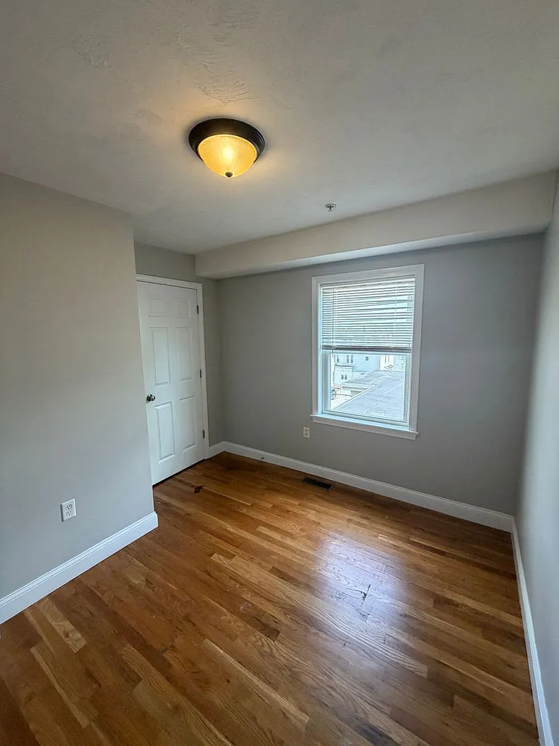 462 Fletcher Street Lowell, MA 01854 — Photo 4