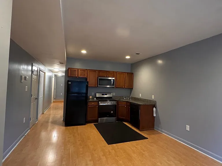 1716 W Virginia Ave NE #102 — Photo 16