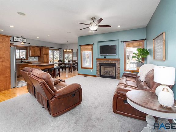 5th image of 3124 W Rose Crest Dr