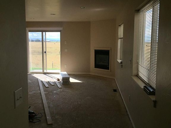 5th image of 941 Saxon Way Unit 4-D