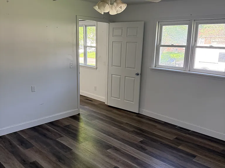 213 N Elmwood Ave — Photo 6