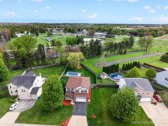 5th image of 401 Forest Dr