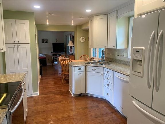 5th image of 103 Edenboro Dr