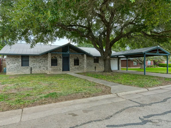 904 W WEST ST, Stockdale, TX 78160