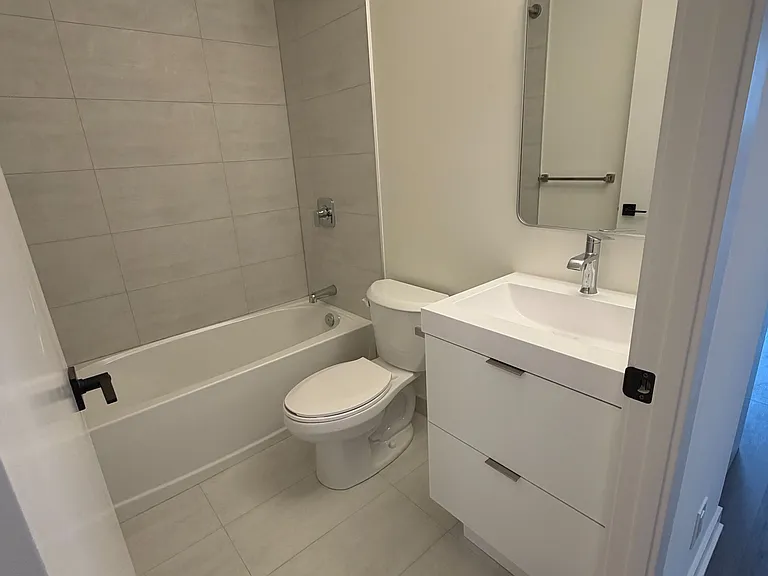 33 Erie Ave #1002 — Photo 10