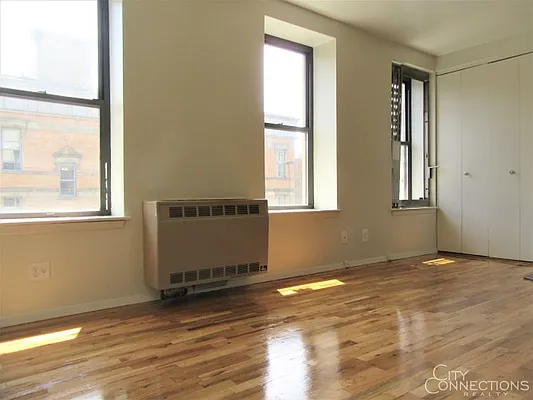 Rented by City Connections Realty | media 1