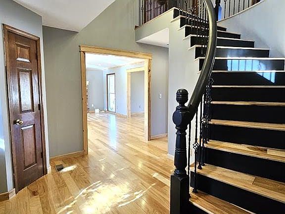 4th image of 5809 N Spruce Ave