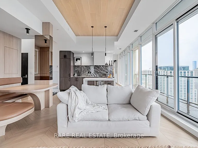 297 College St #Penthouse 5 — Photo 19