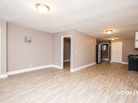 3rd image of 130 S 1st St APT 1