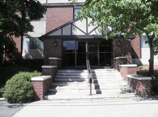 40 Stenton Ave APT 107, Providence, RI 02906